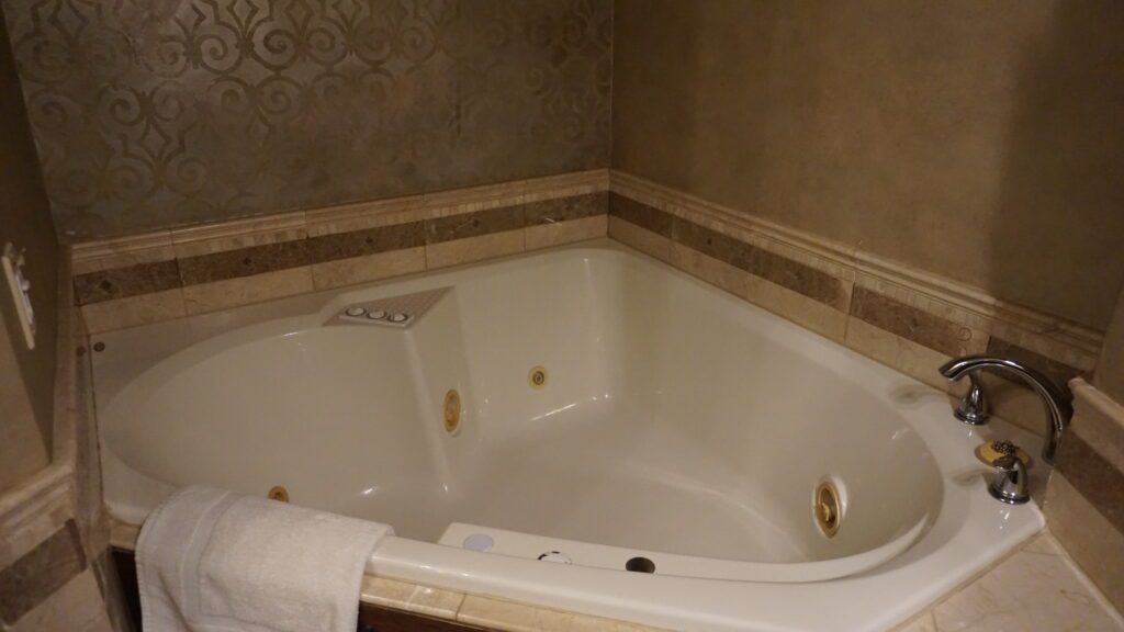 Romantic-Stay-Near-Denver-huge-jetted-tub-at-arrowhead-manor
