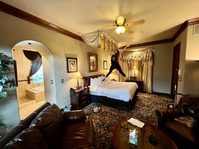 Luxury Getaways At The Arrowhead Manor Bed And Breakfast Near   Master Pic 