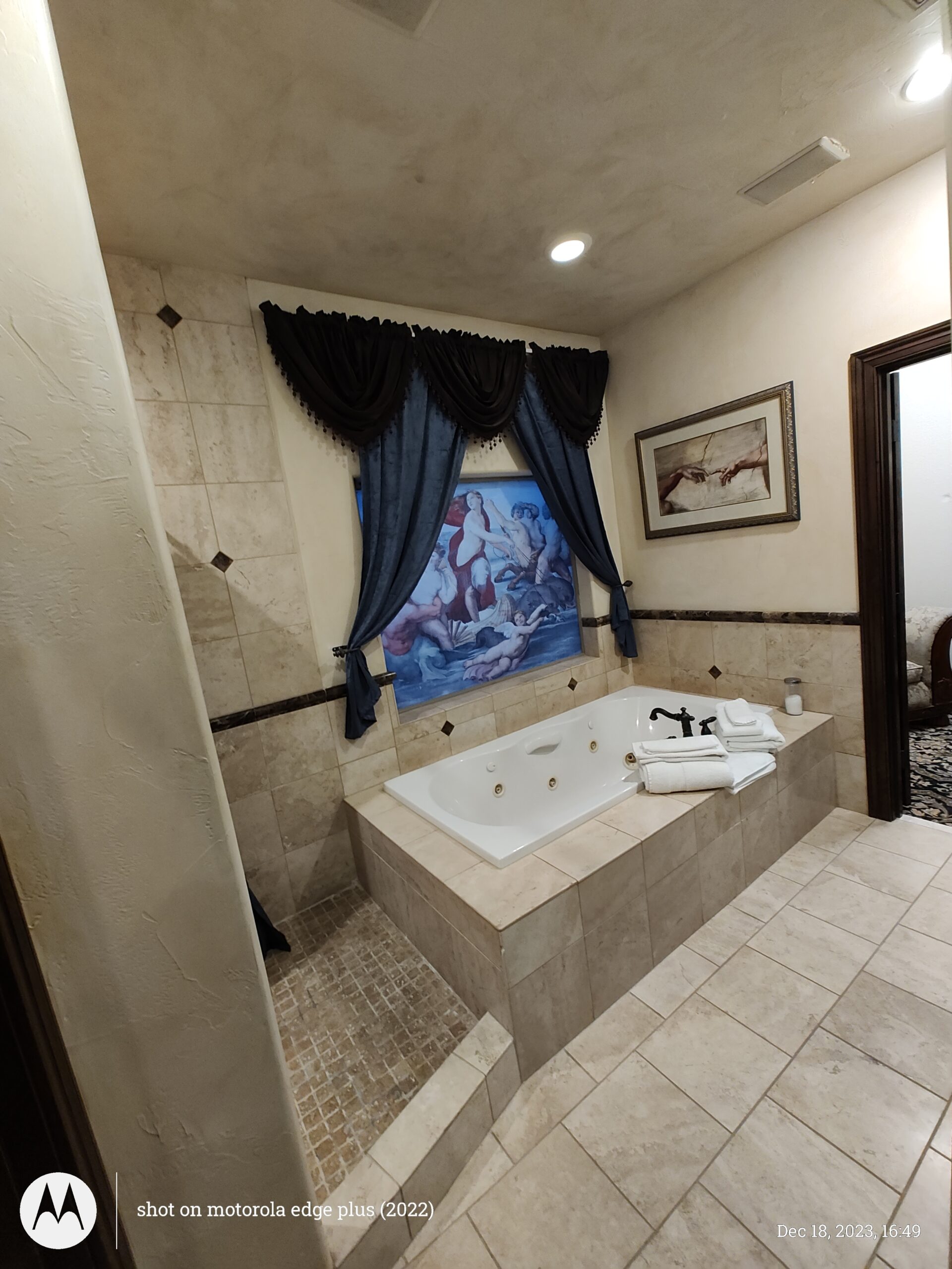arrowhead manor master suite bath
